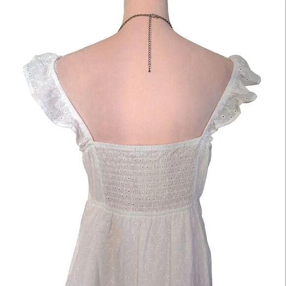 Live To Be Spoiled White Ruffled Eyelet Bodycon Dress With Cutout XL NWT - Picture 13 of 17